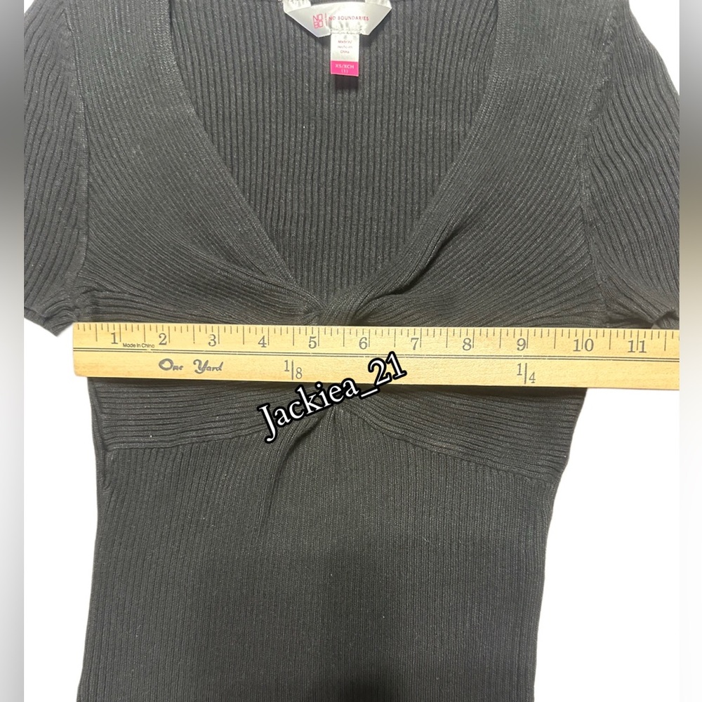 Black Ribbed V-Neck Top - Picture 3 of 7